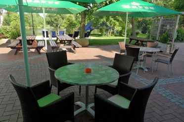 Biergarten & Lounge