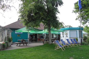 Biergarten & Lounge