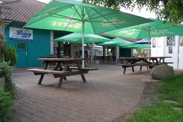Biergarten & Lounge