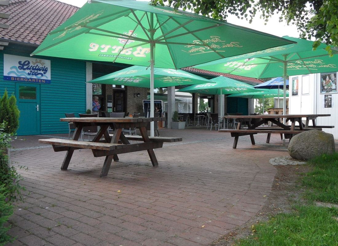Biergarten & Lounge